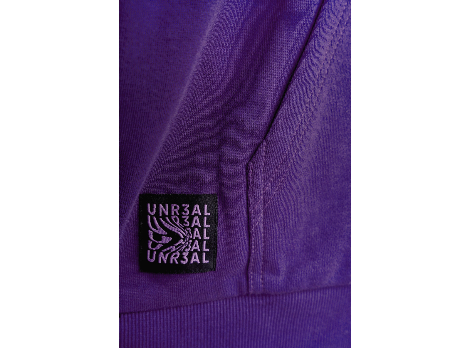 Fioletowa bluza THICK LOOP z kapturem z kolorowym nadrukiem z przodu i na rękawie