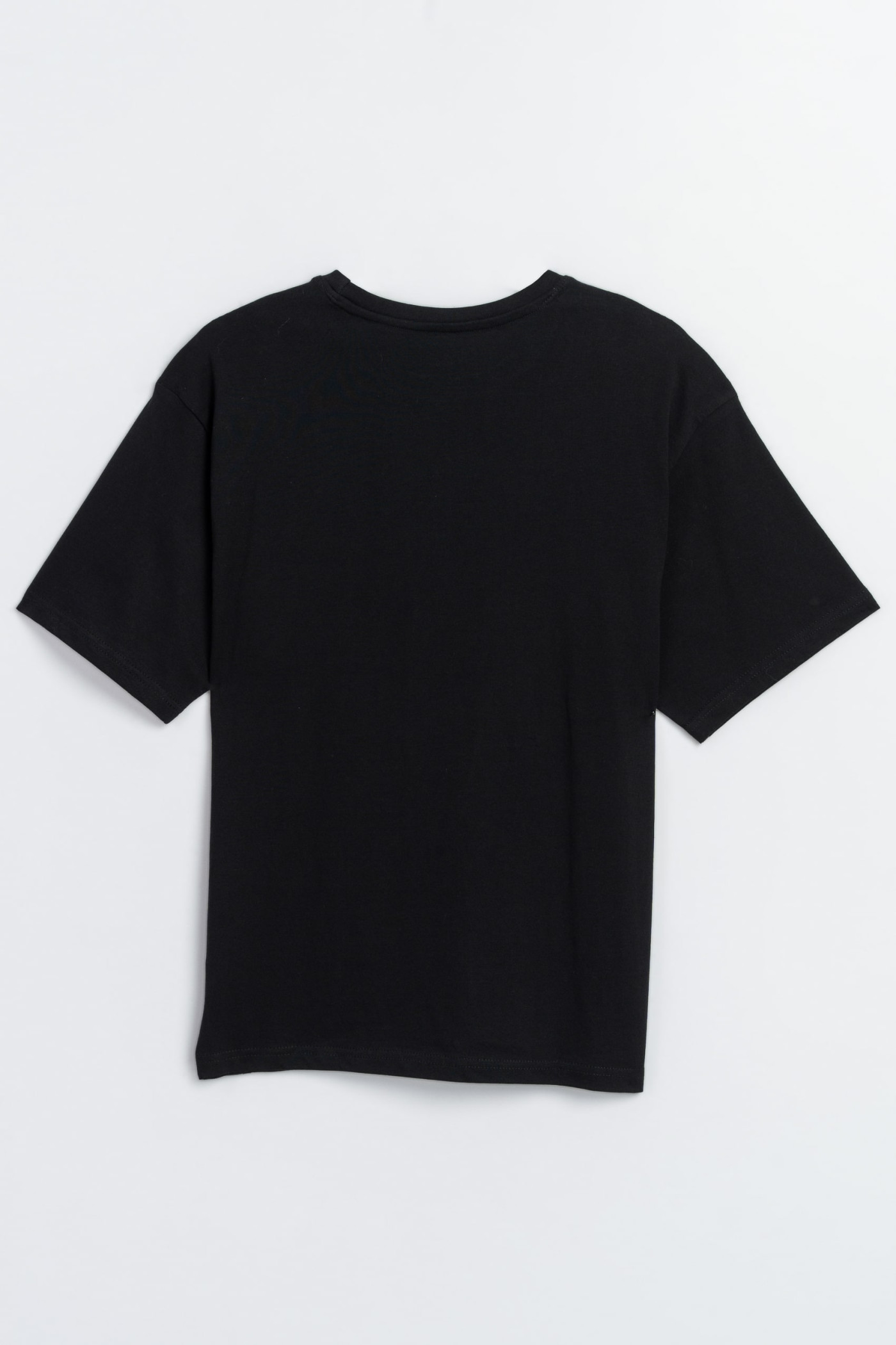Czarny t-shirt z kolorową grafiką z przodu