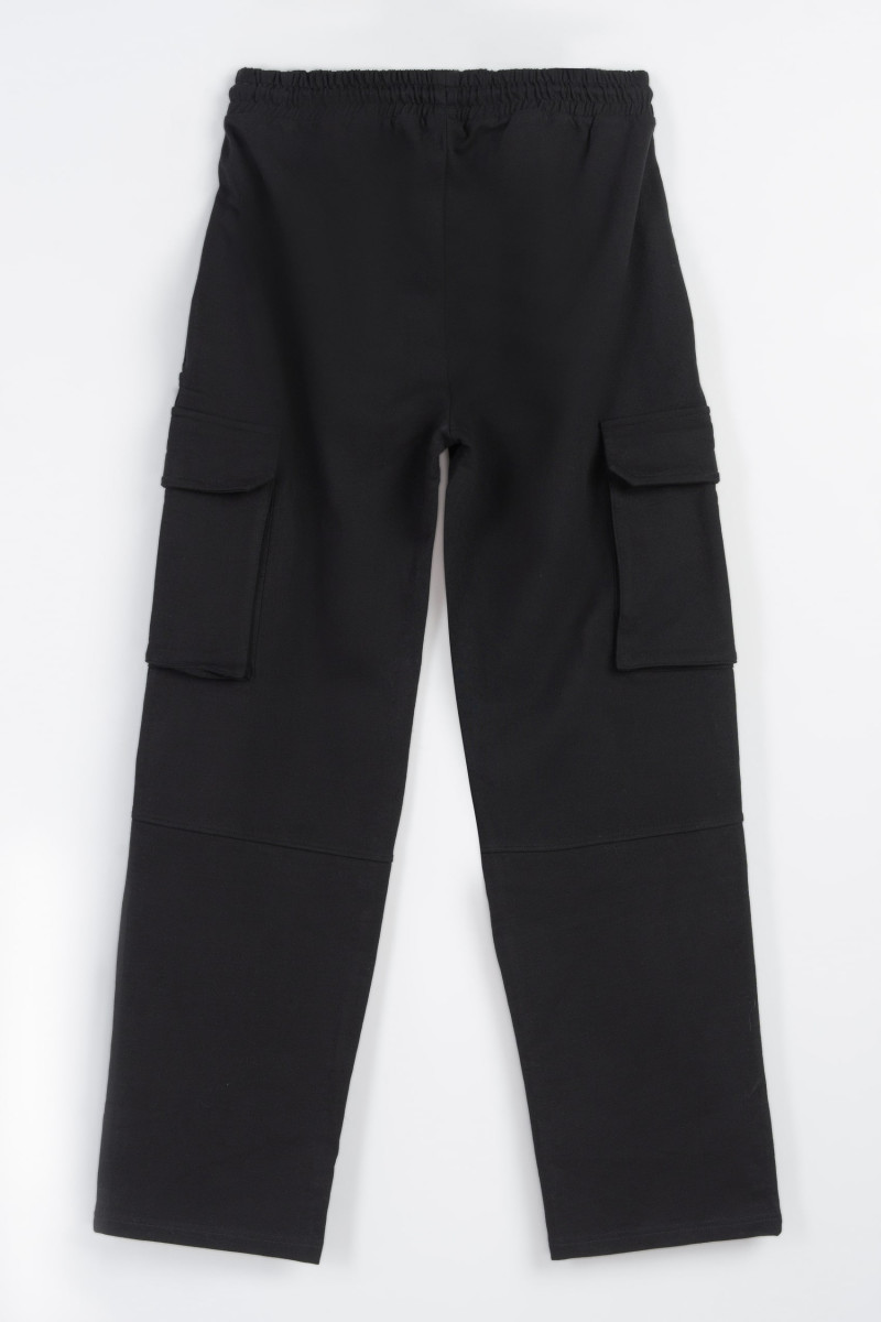 Czarne spodnie dresowe z przestrzennymi kieszeniami na nogawkach, czarny
