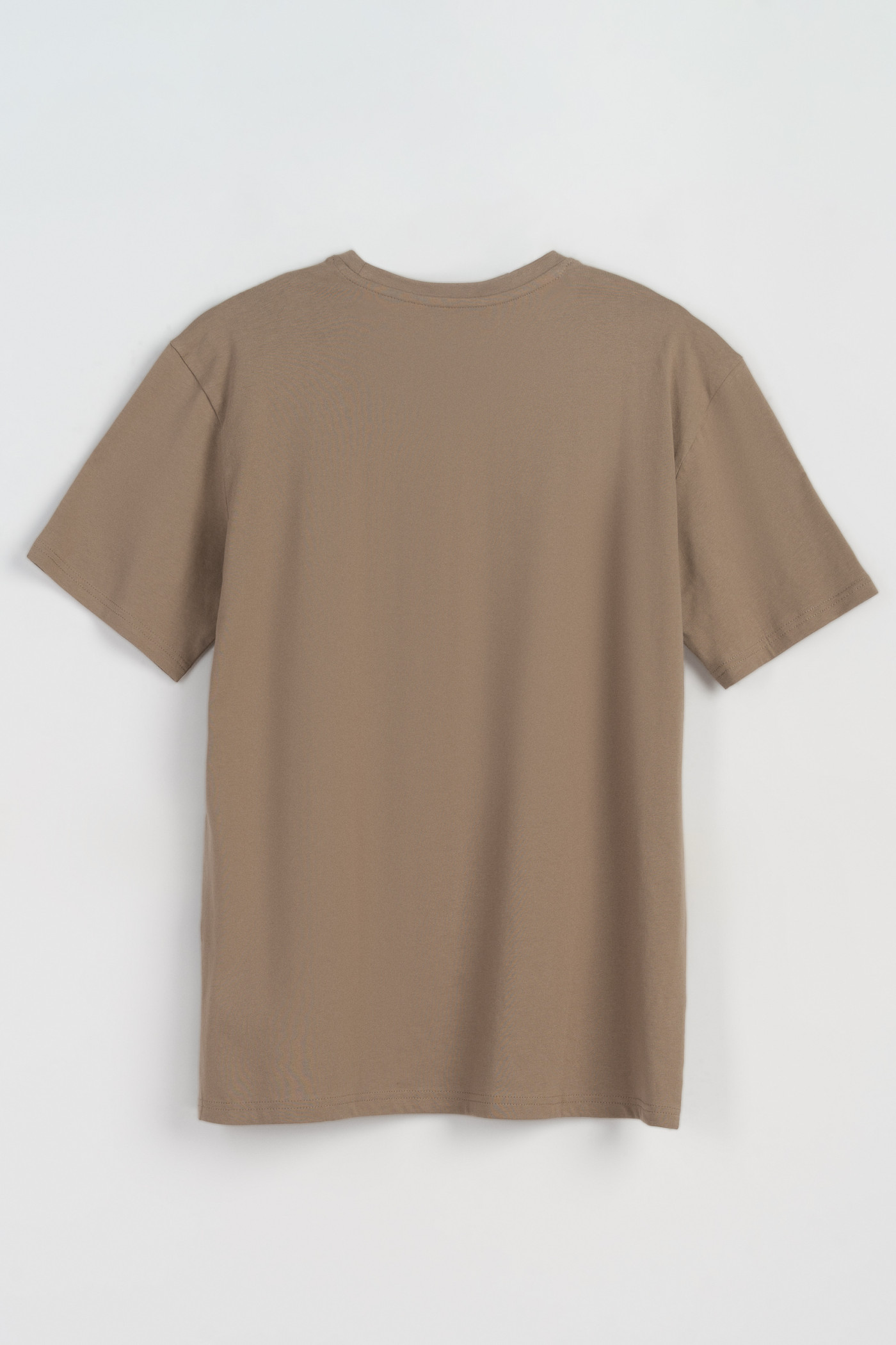 Jasnobrązowy t-shirt z czarnym nadrukiem z przodu