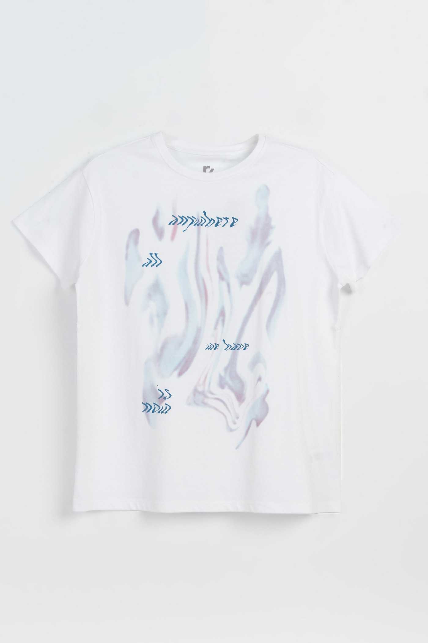 Biały t-shirt z kolorową grafiką z przodu