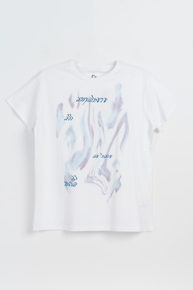 Biały t-shirt z kolorową grafiką z przodu