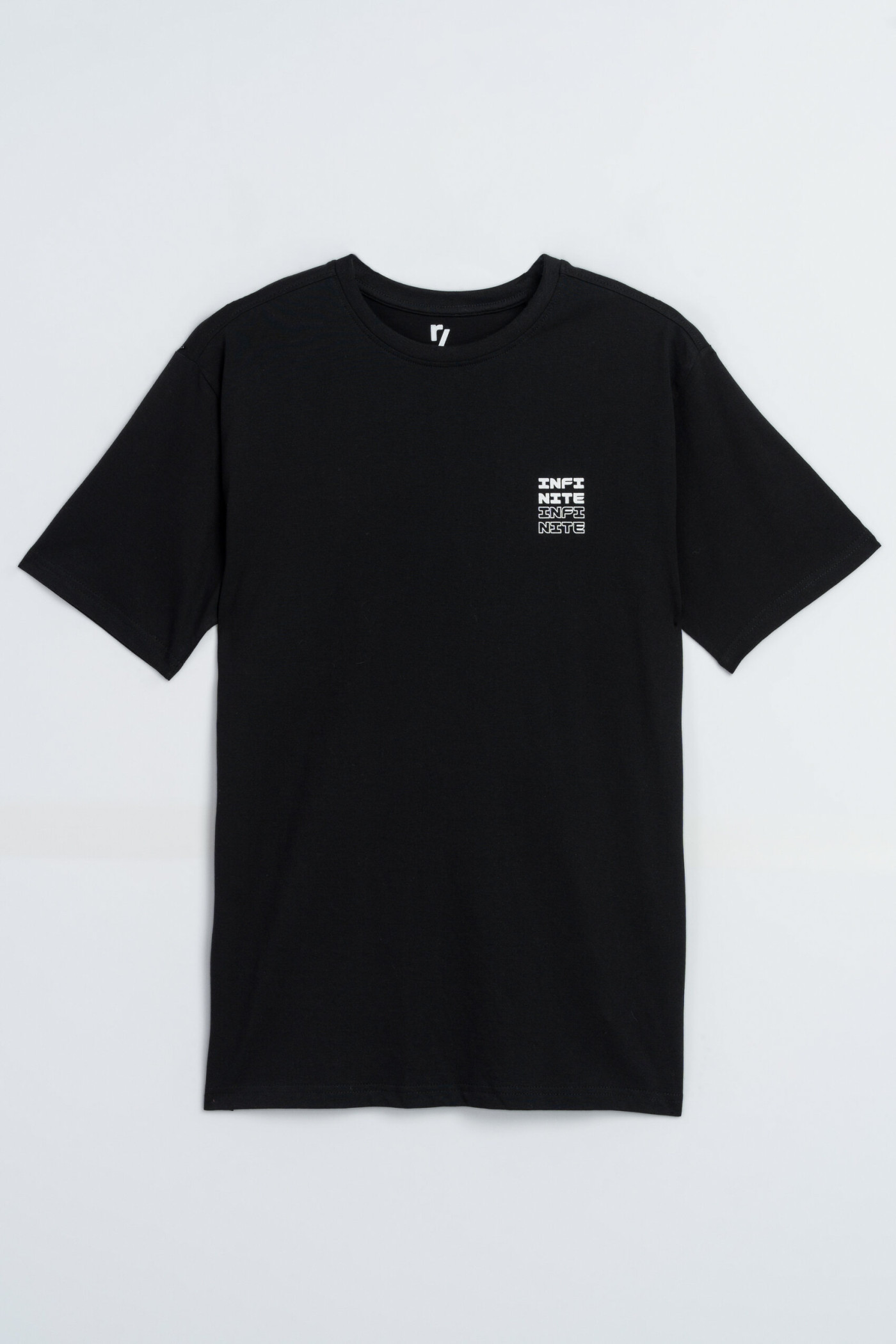 Czarmy t-shirt z kolorową grafiką z tyłu