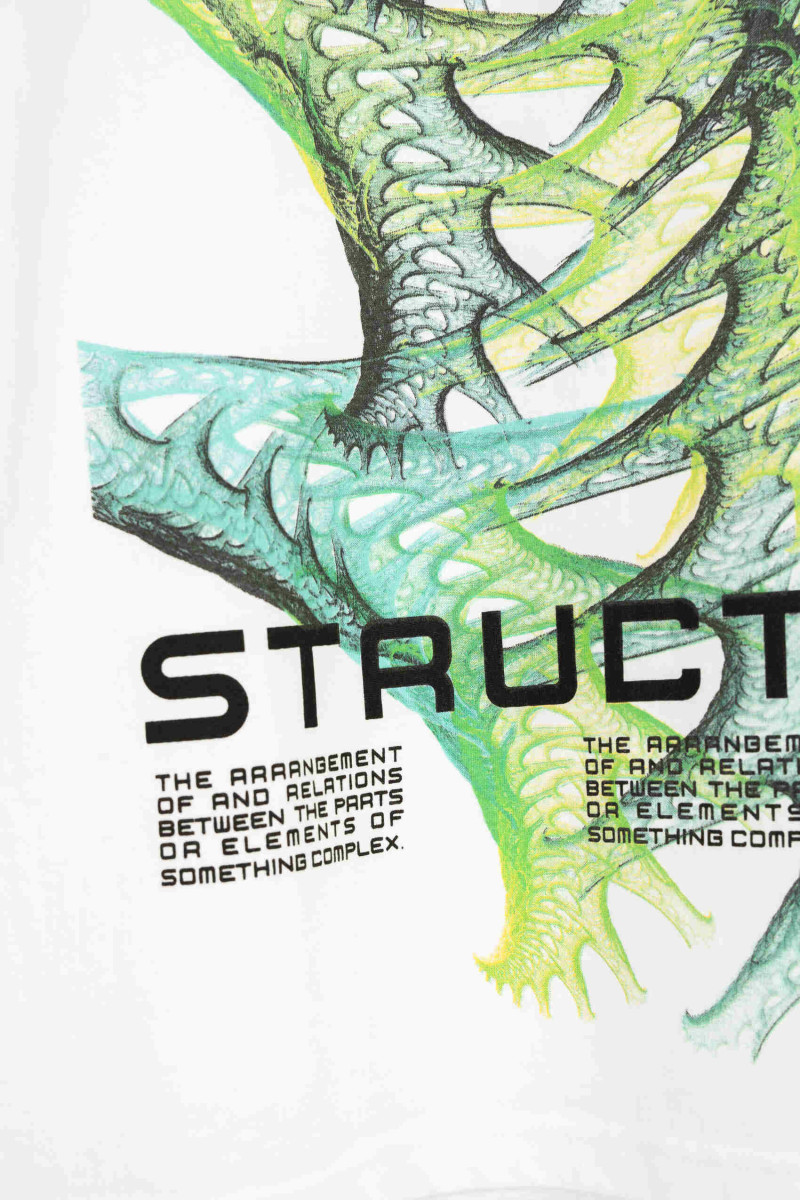 Biały t-shirt z kolorową grafiką z przodu