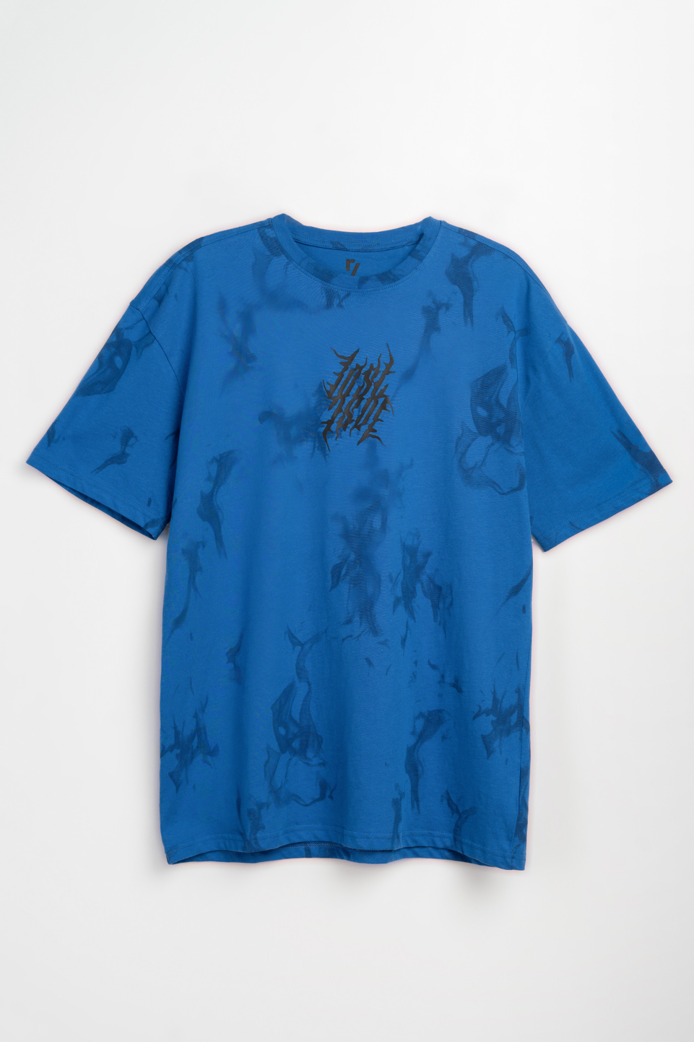 Niebieski t-shirt oversize z nadrukiem na całości