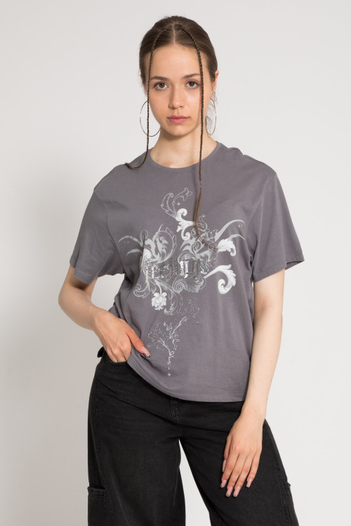 Szary t-shirt oversize z autorską grafiką z przodu