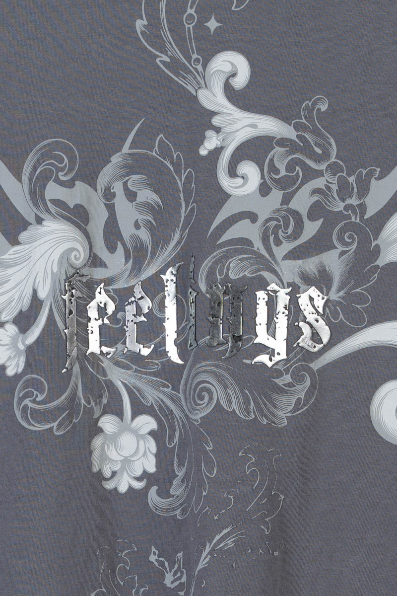 Szary t-shirt oversize z autorską grafiką z przodu