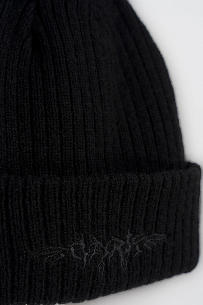 Czarna czapka z haftem z przodu, czarny