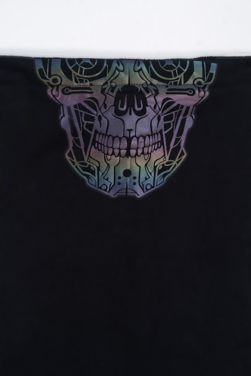 Czarny komin z nadrukiem reflective print z przodu