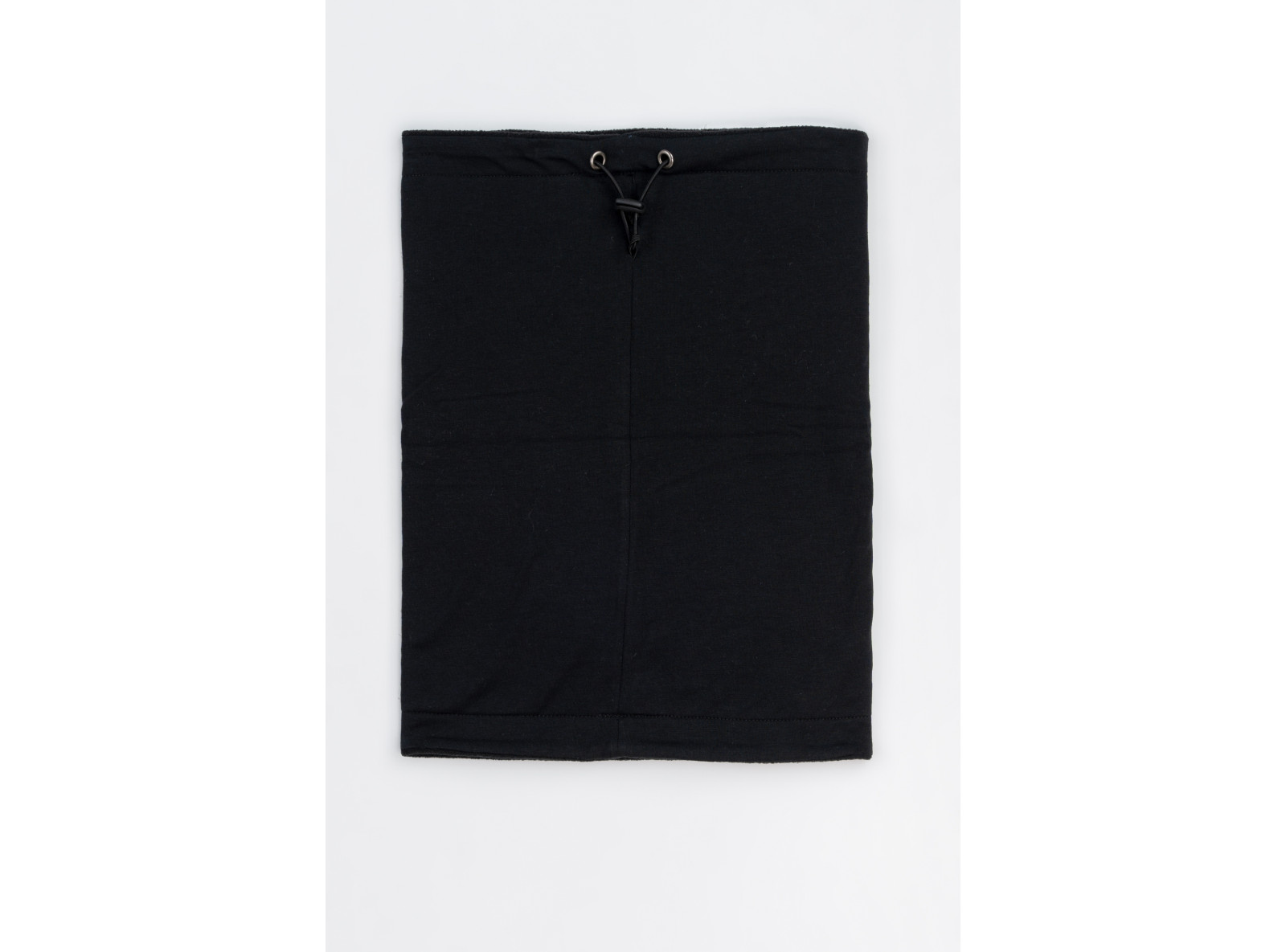 Czarny komin z nadrukiem reflective print z przodu