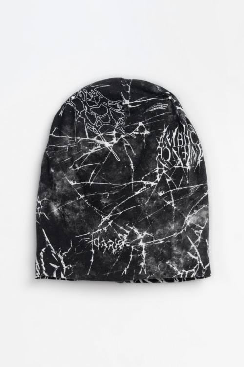 Czarna czapka z kontrastową grafiką na całości