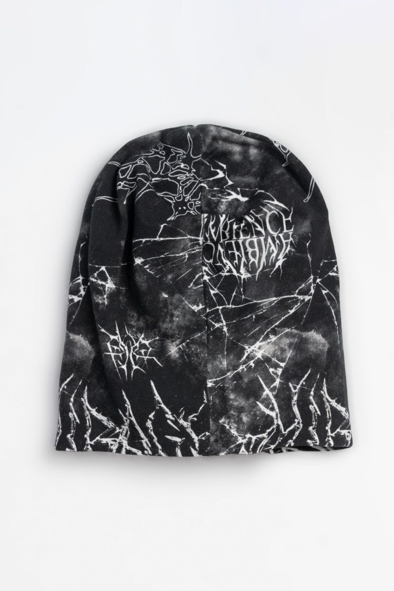 Czarna czapka z kontrastową grafiką na całości, multikolor