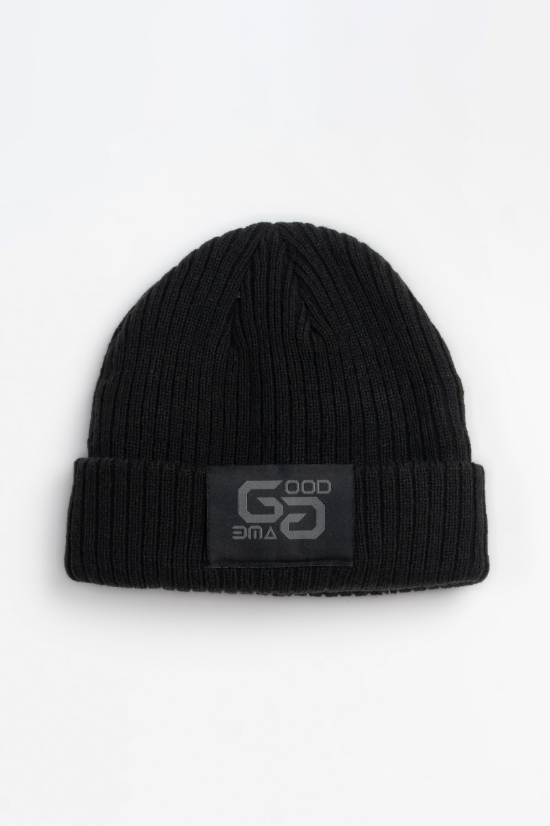 Czarna czapka z naszywką z przodu, czarny