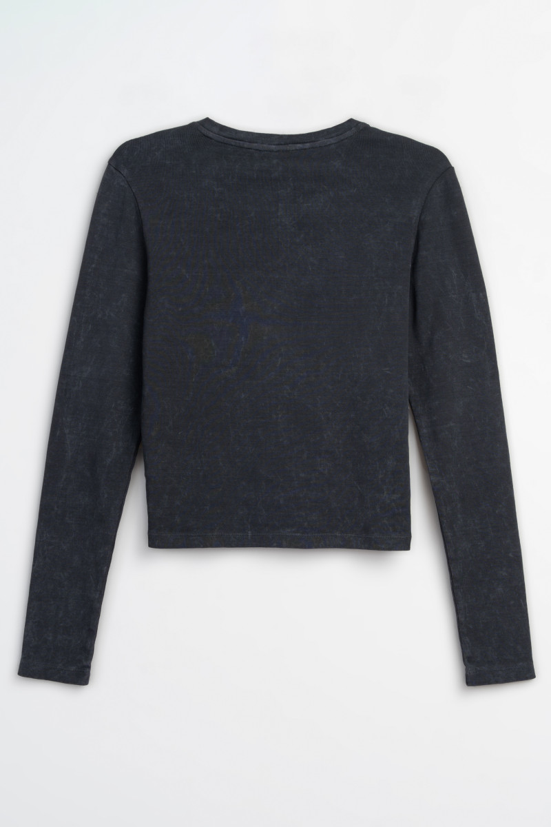 Szara bluzka z minimalistycznym nadrukiem na wysokości piersi, szary