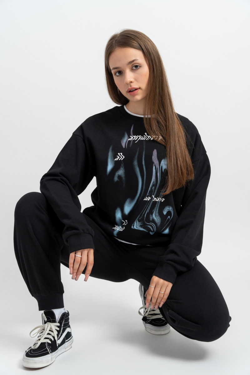 Czarna bluza OVERSIZE z kolorową grafiką z przodu, czarny