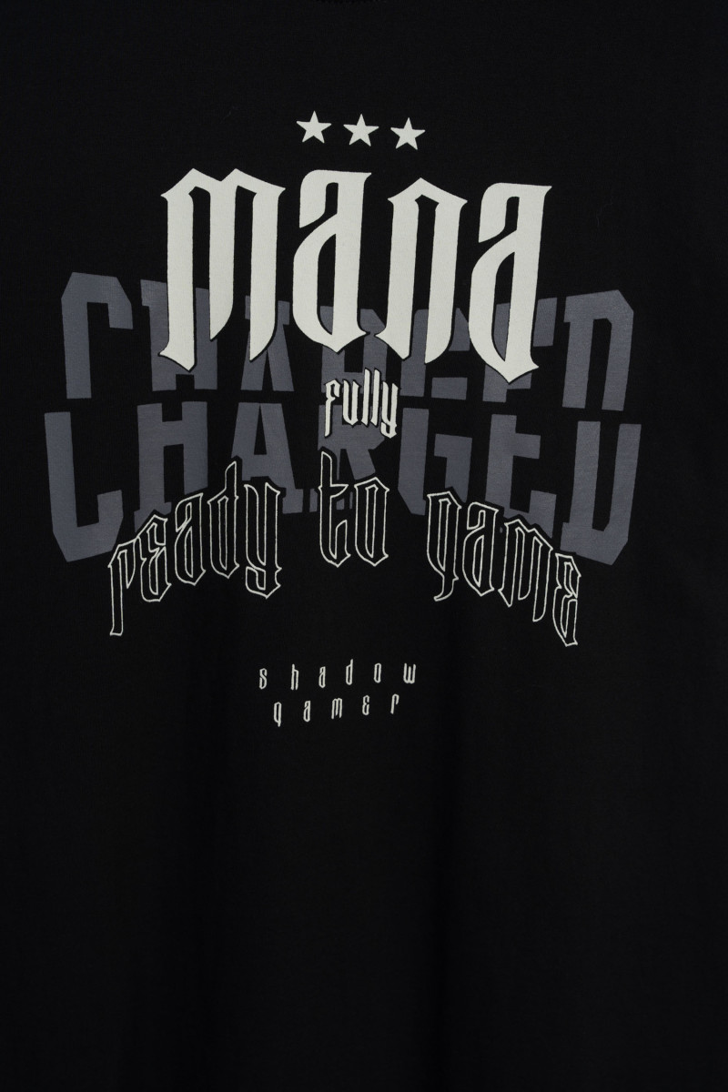 Czarny t-shirt z autorską grafika z przodu