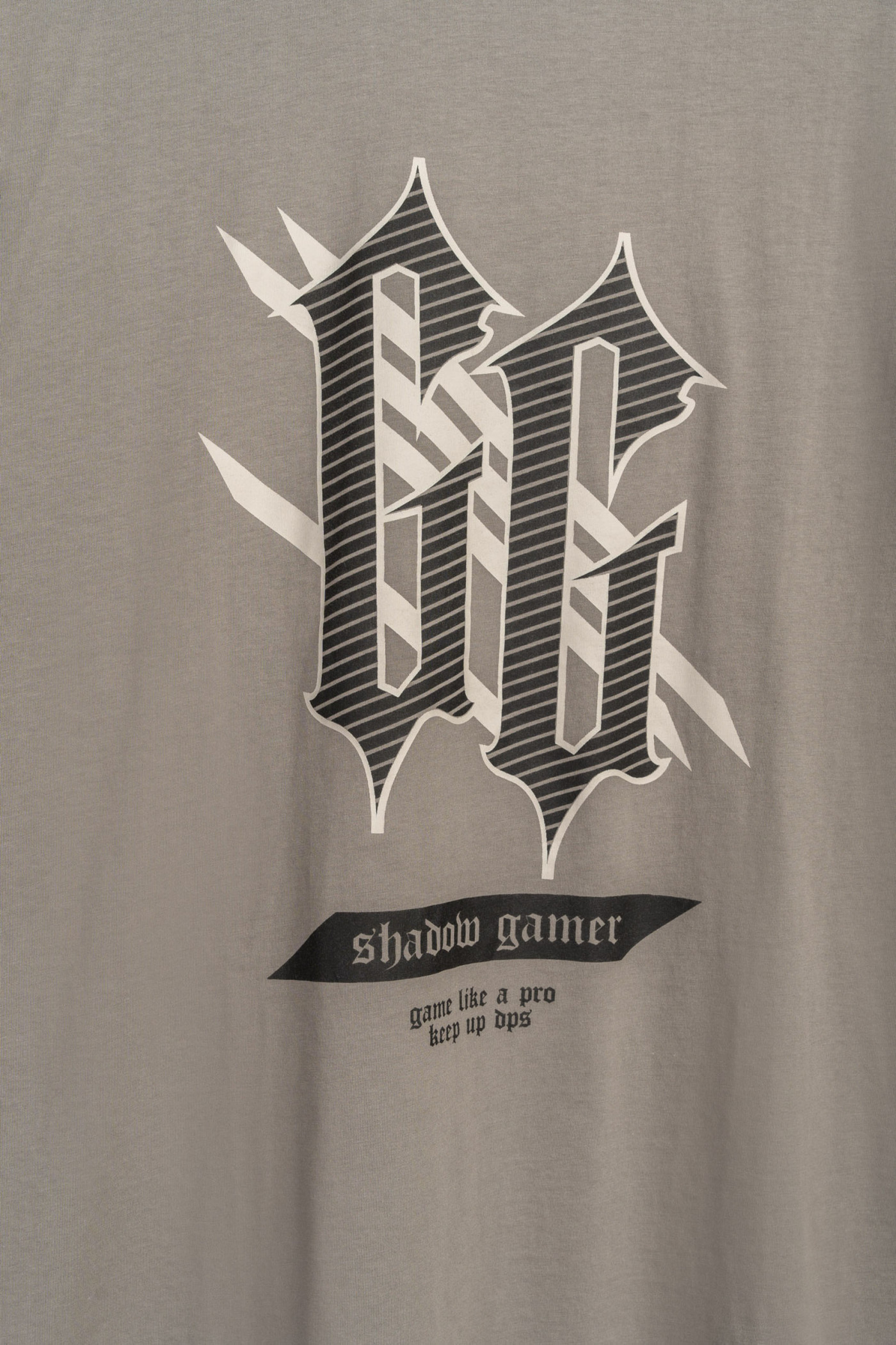 Szary t-shirt z autorską grafiką z przodu