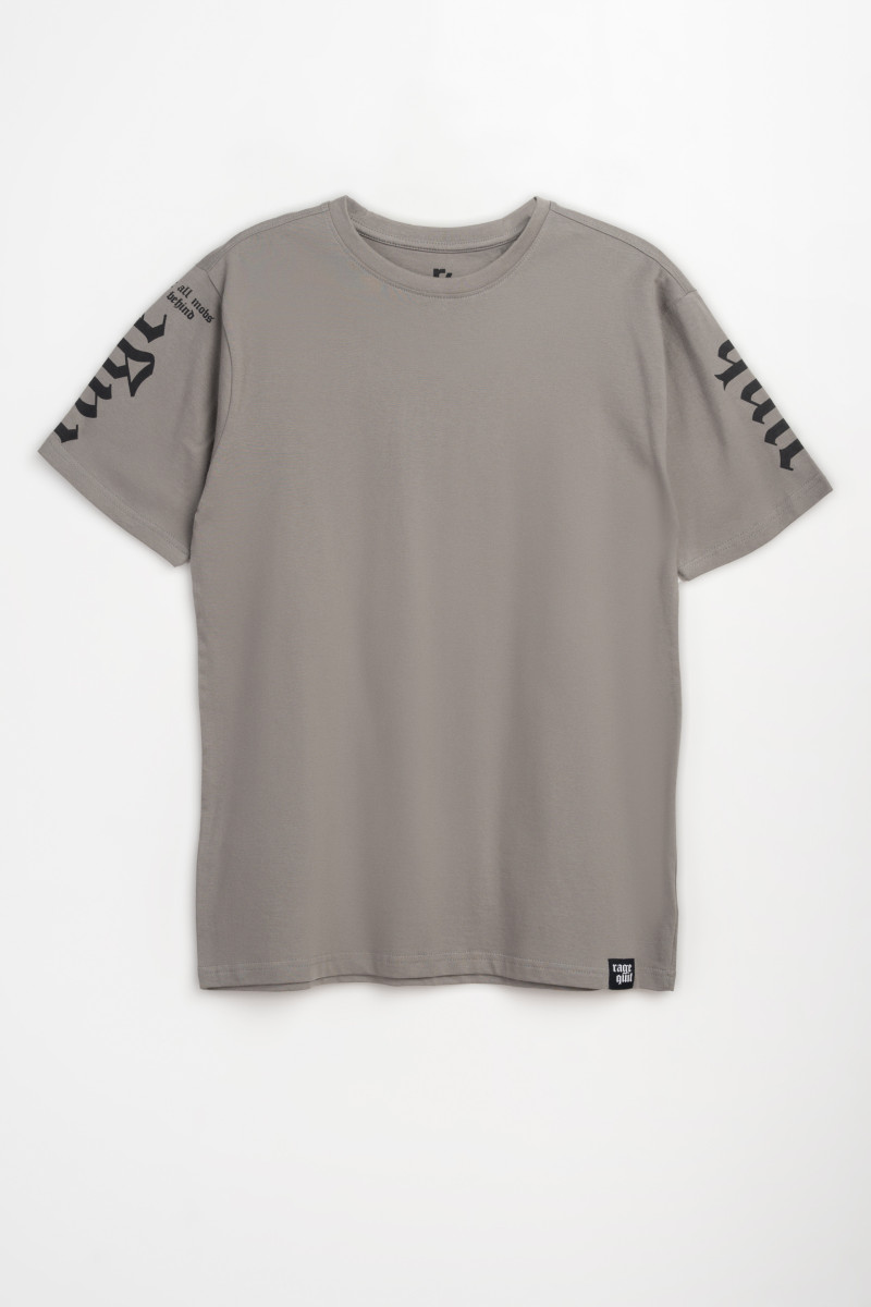 Szary t-shirt z autorską grafiką na rękawach