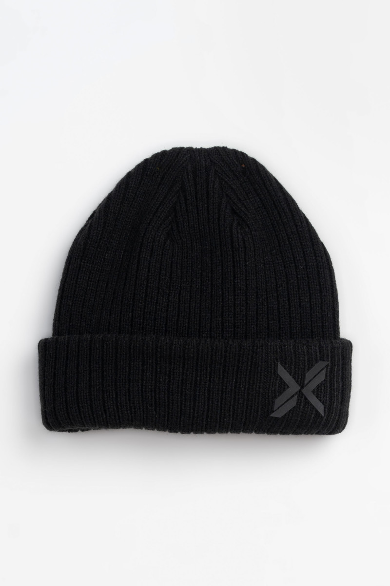 Czarna czapka z kontrastową aplikacją z przodu, czarny
