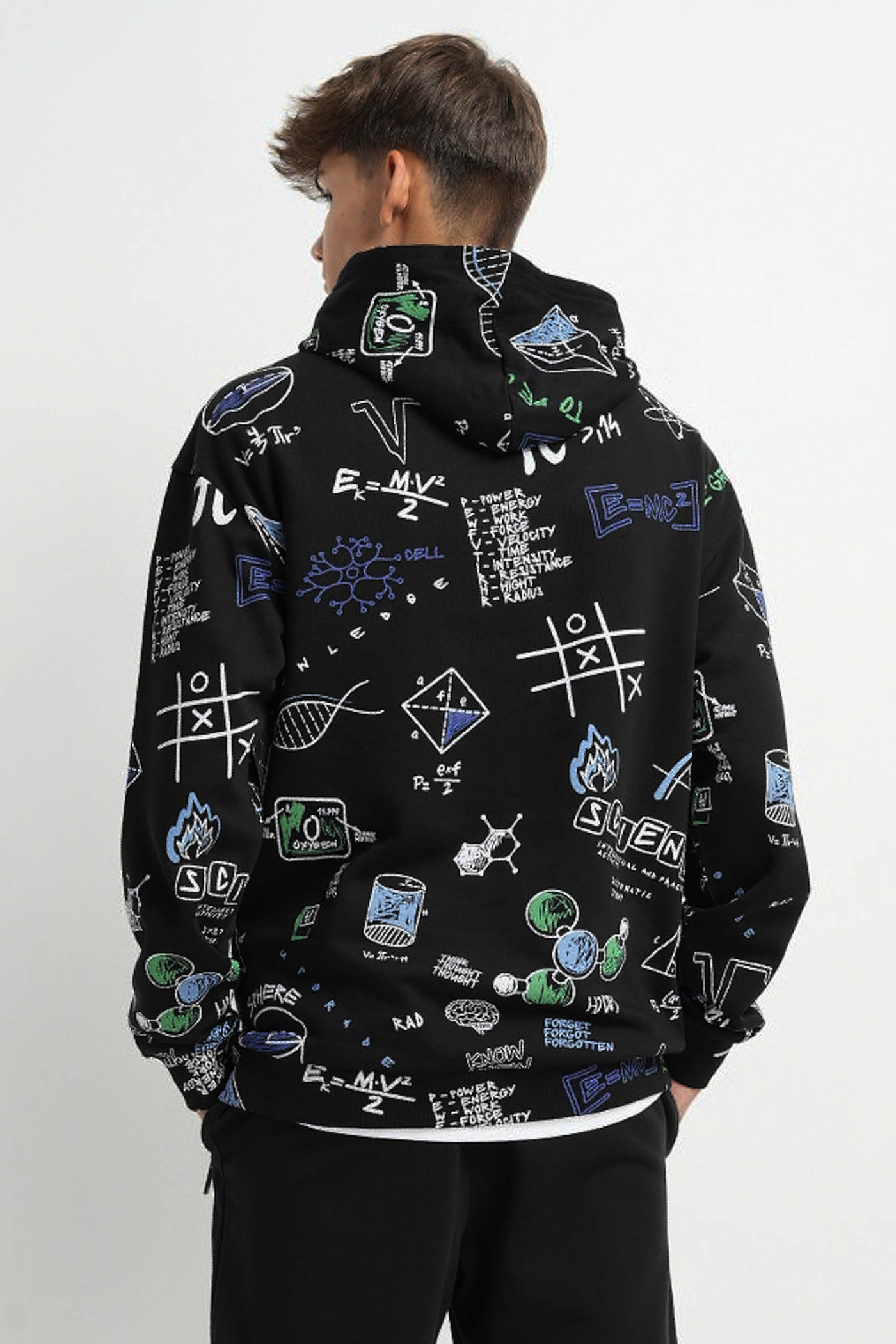 Czarna bluza z kapturem z kolorową grafiką na całości