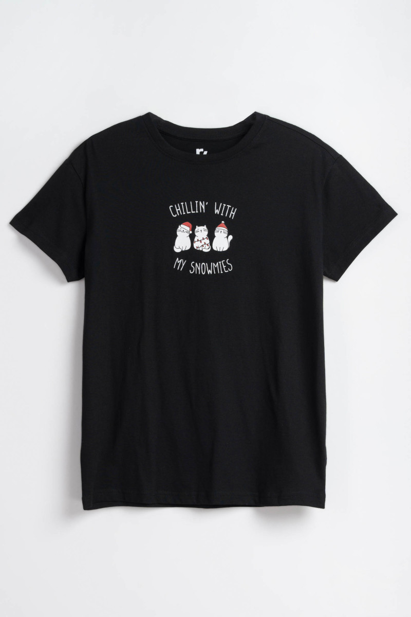 Czarny t-shirt z autorską grafiką z motywem świątecznym z przodu