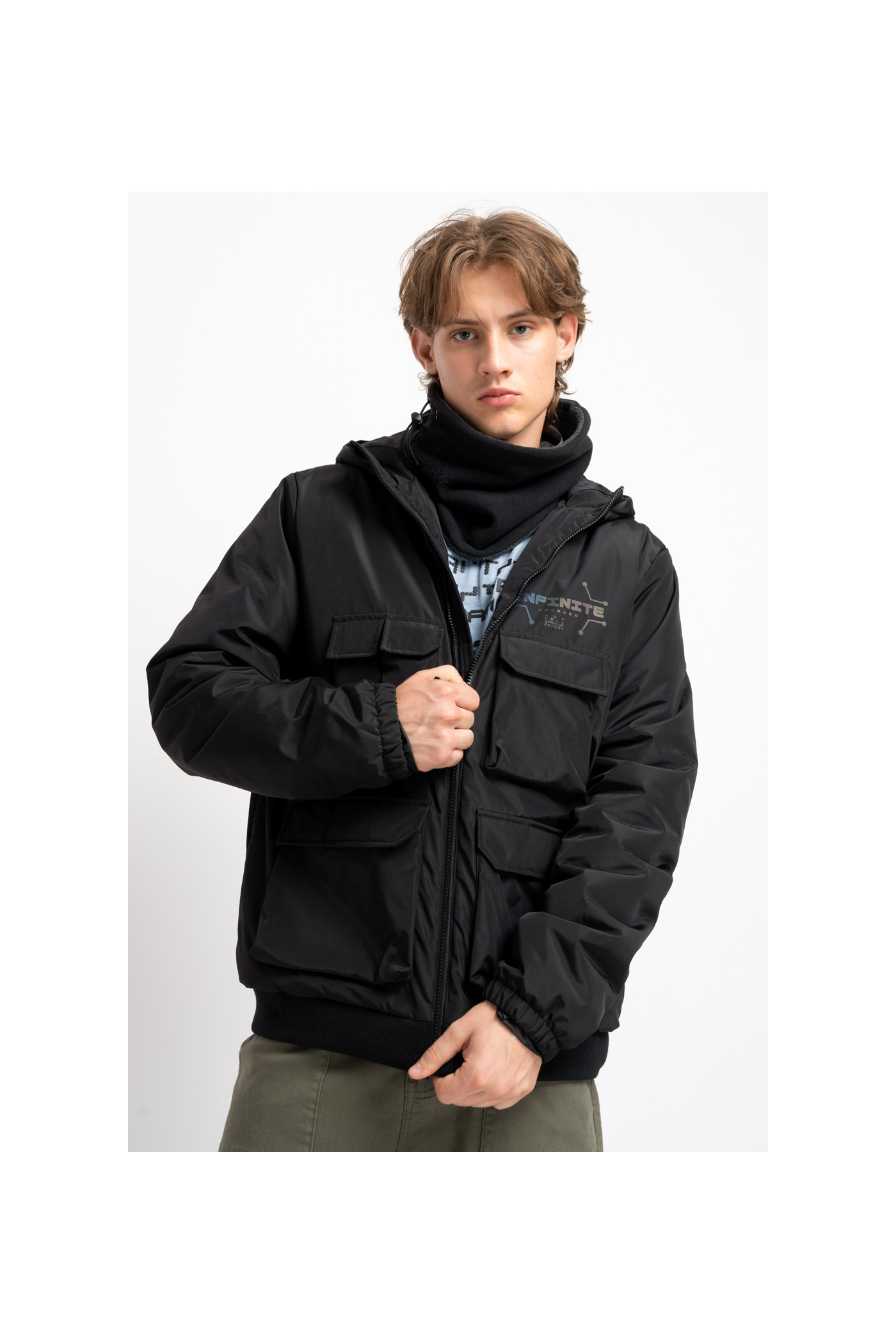Czarny komin z nadrukiem reflective print z regulacją