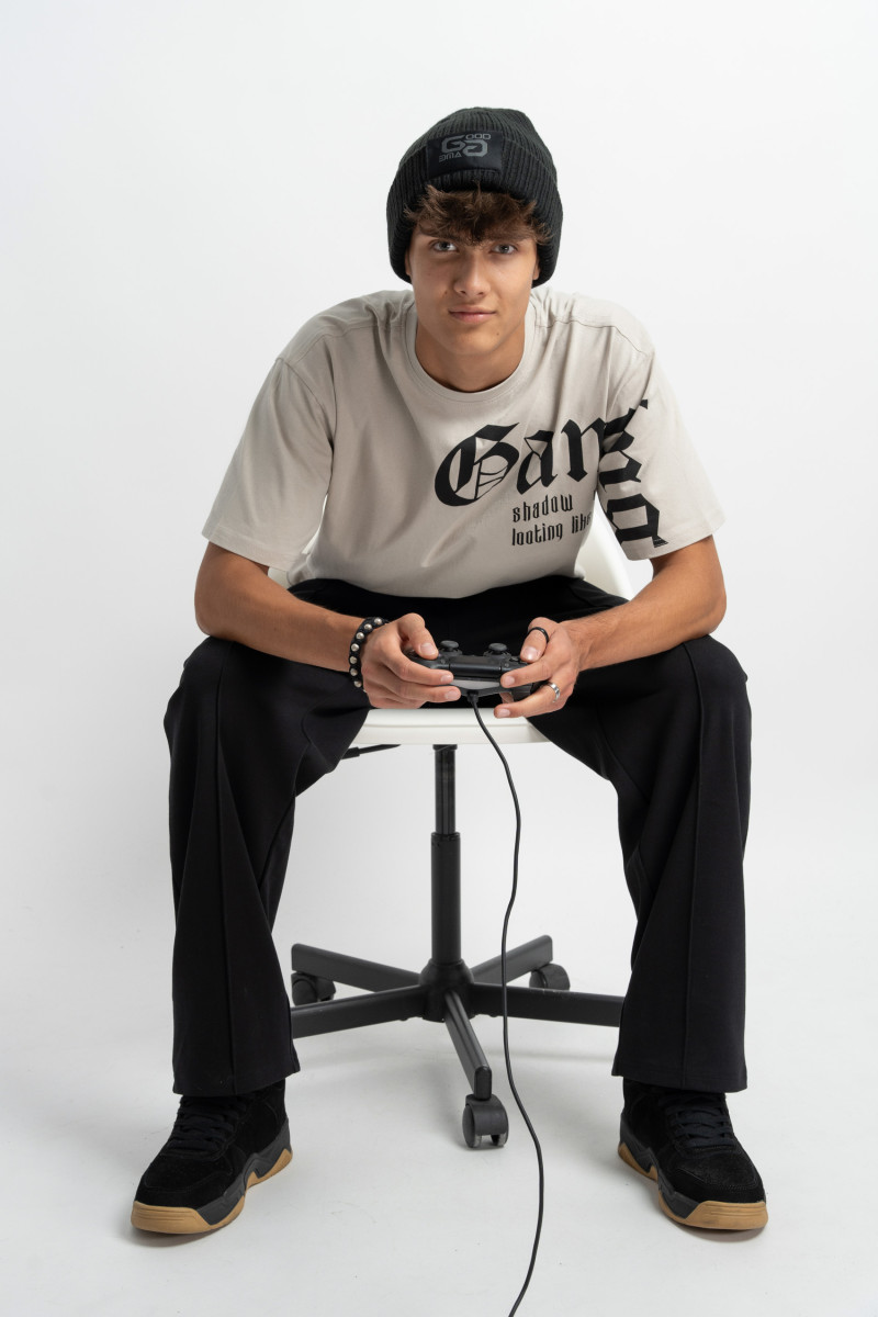 Czarne spodnie dresowe z szerokimi nogawkami, czarny