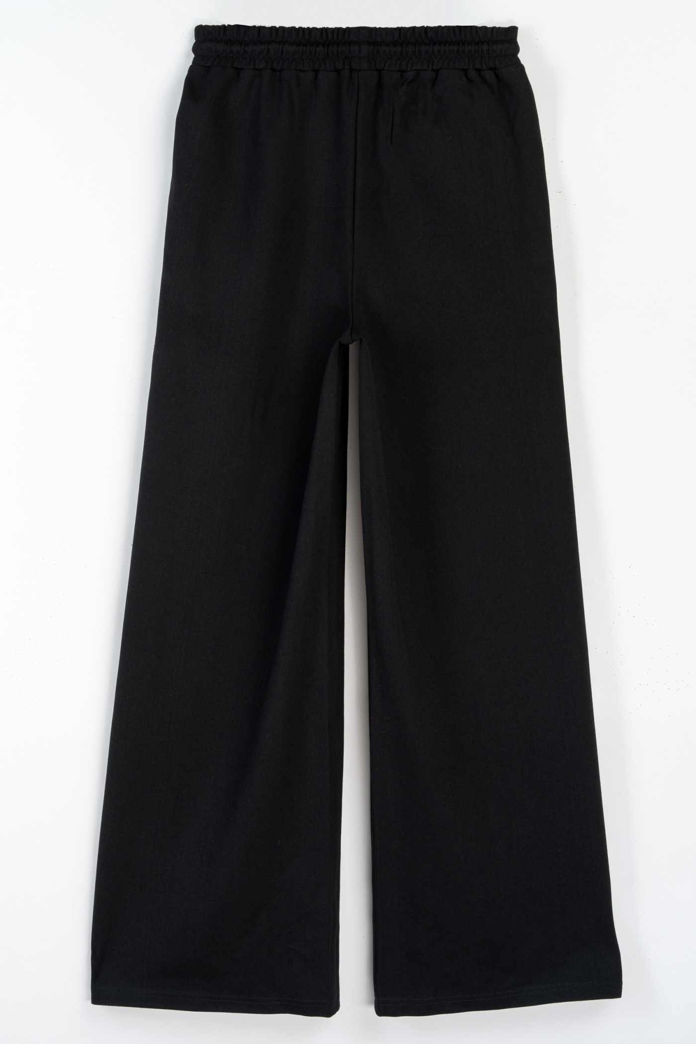 Czarne gładkie spodnie dresowe z szerokimi nogawkami