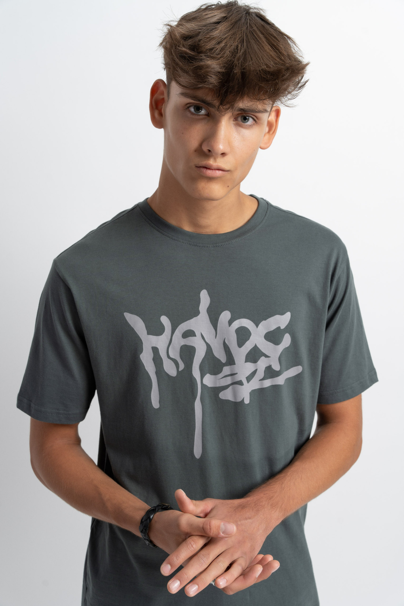 Khaki t-shirt z autorską grafika z przodu