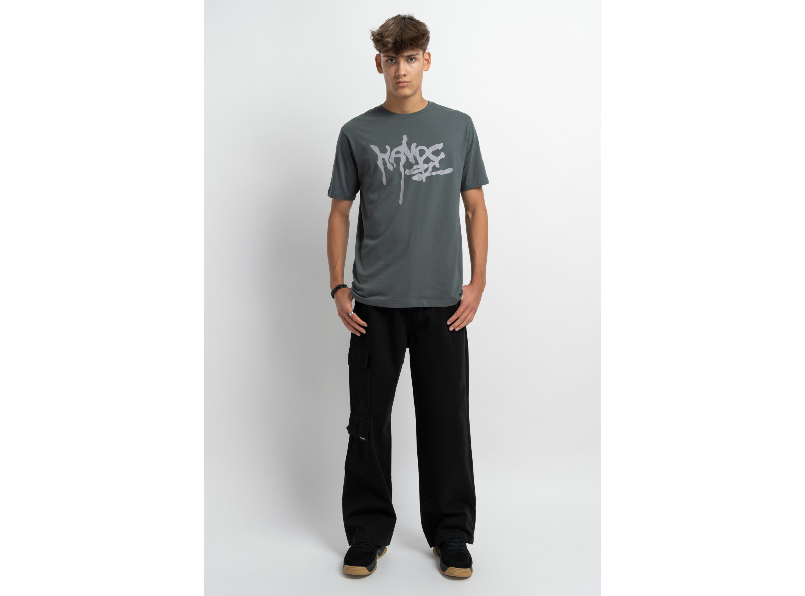 Khaki t-shirt z autorską grafika z przodu