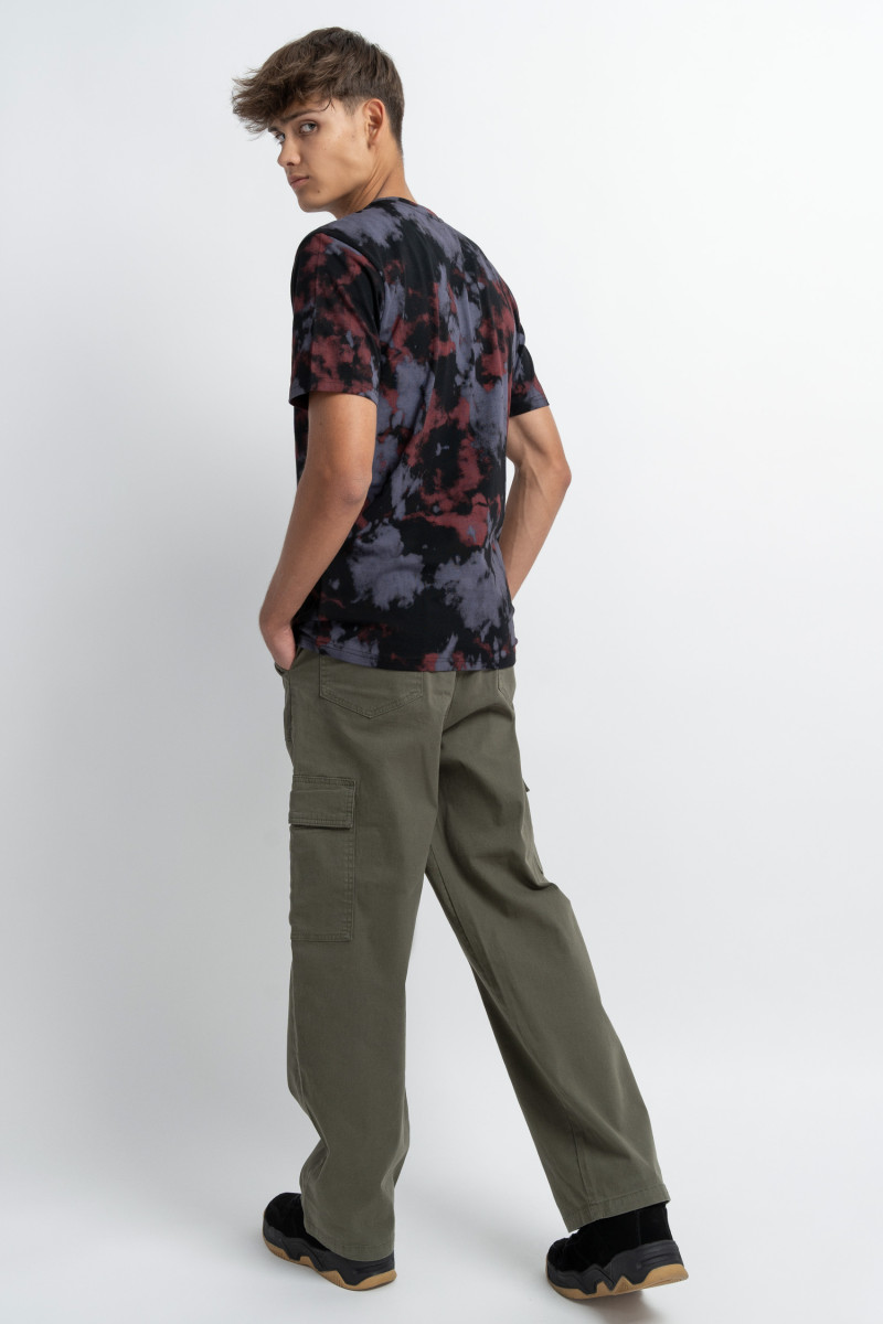 Wielokolorowy t-shirt z minimalistycznym nadrukiem z przodu