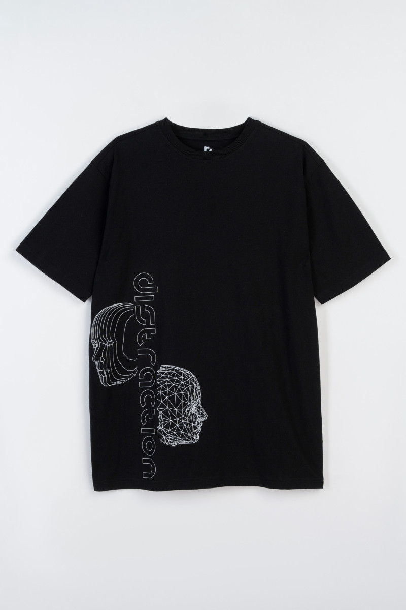 Czarny t-shirt z autorską grafiką z przodu