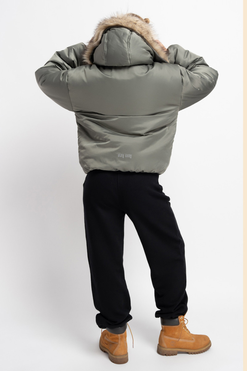 Khaki kurtka z kapturem z futrzanym kołnierzem ocieplana, khaki