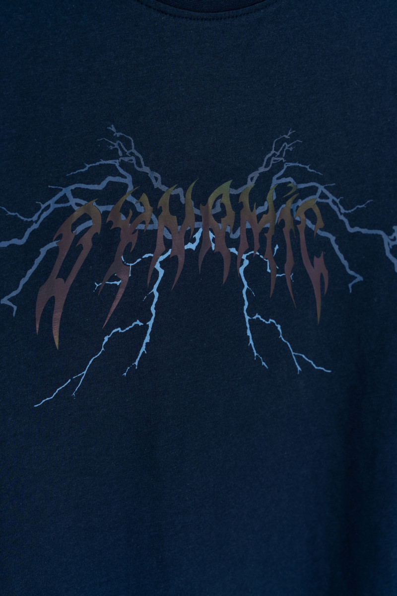 Granatowy t-shirt z autorską grafiką z przodu