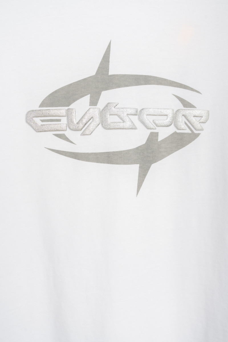 Biały t-shirt z autorską grafiką z przodu