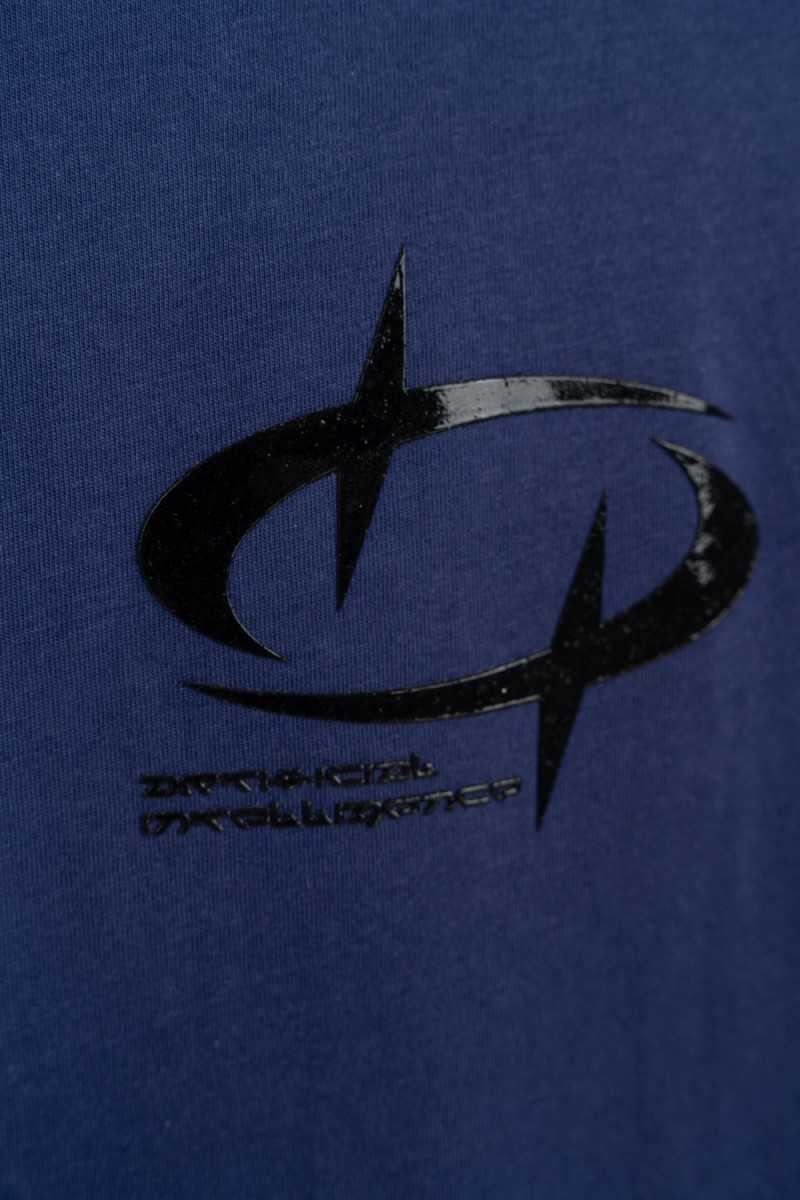 Granatowy t-shirt z minimalistyczną grafiką z przodu Granatowy t-shirt z minimalistyczną grafiką z przodu