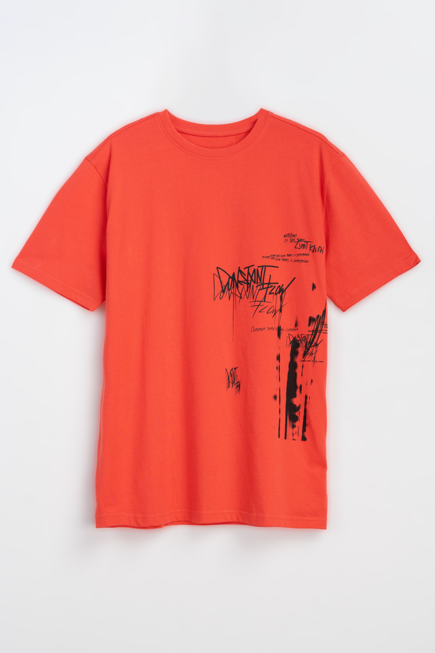 Czerwony t-shirt z autorską grafiką z przodu Czerwony t-shirt z autorską grafiką z przodu