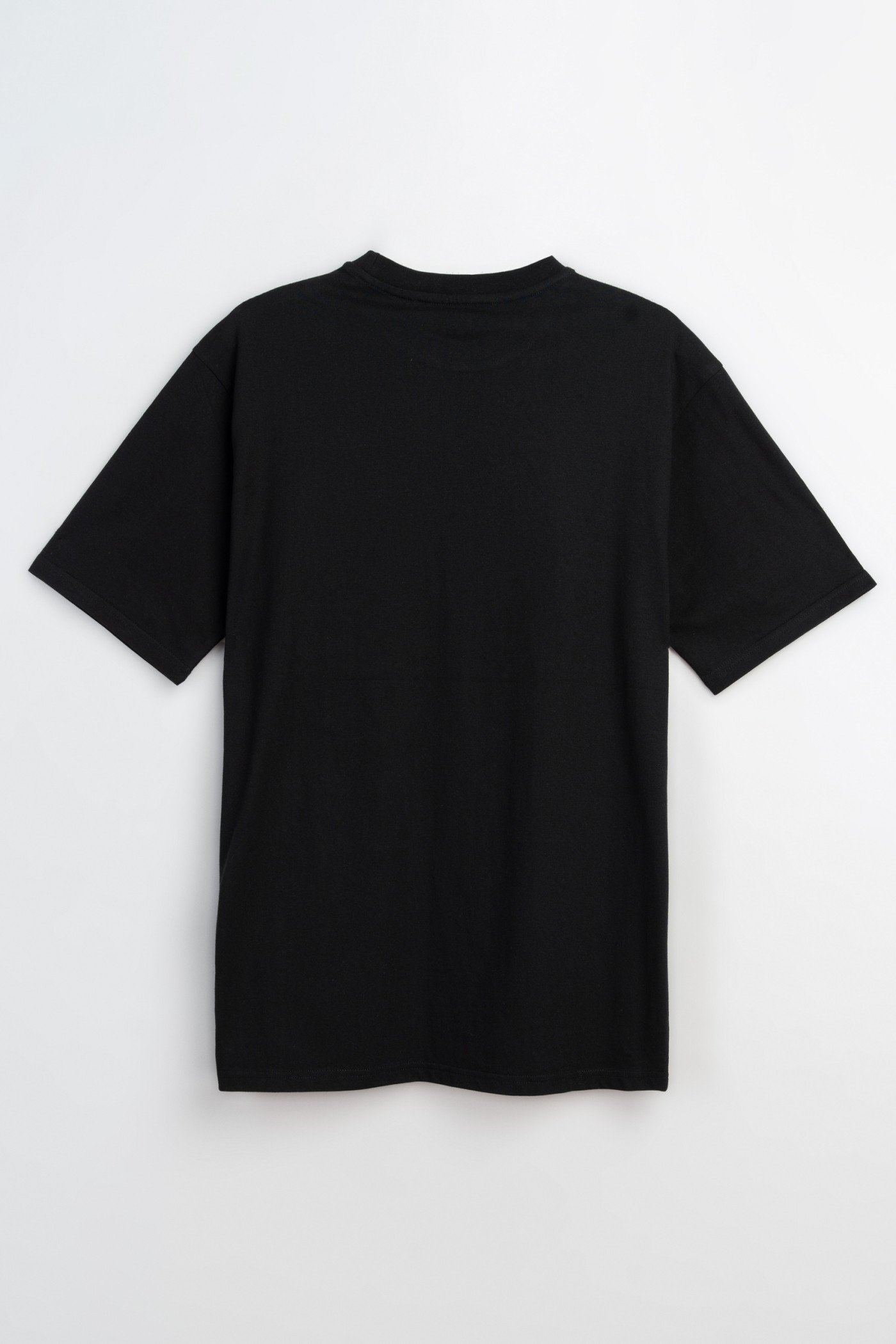 Czarny t-shirt z autorską grafiką z przodu