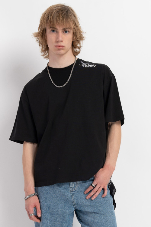 Czarny t-shirt BOXY z minimalistycznym nadrukiem