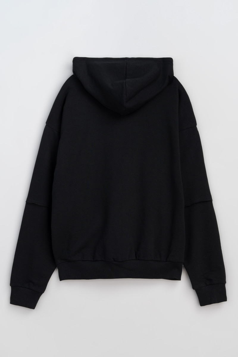 Czarna bluza z kapturem BOXY z minimalistycznym nadrukiem