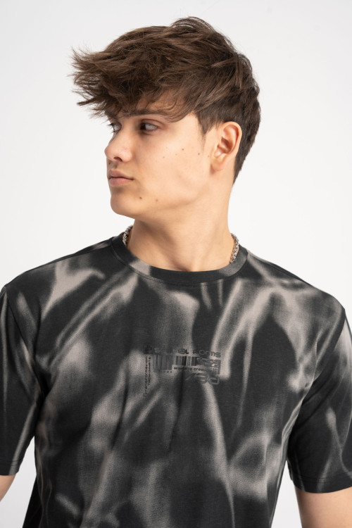 Czarny t-shirt z nadrukiem na całości