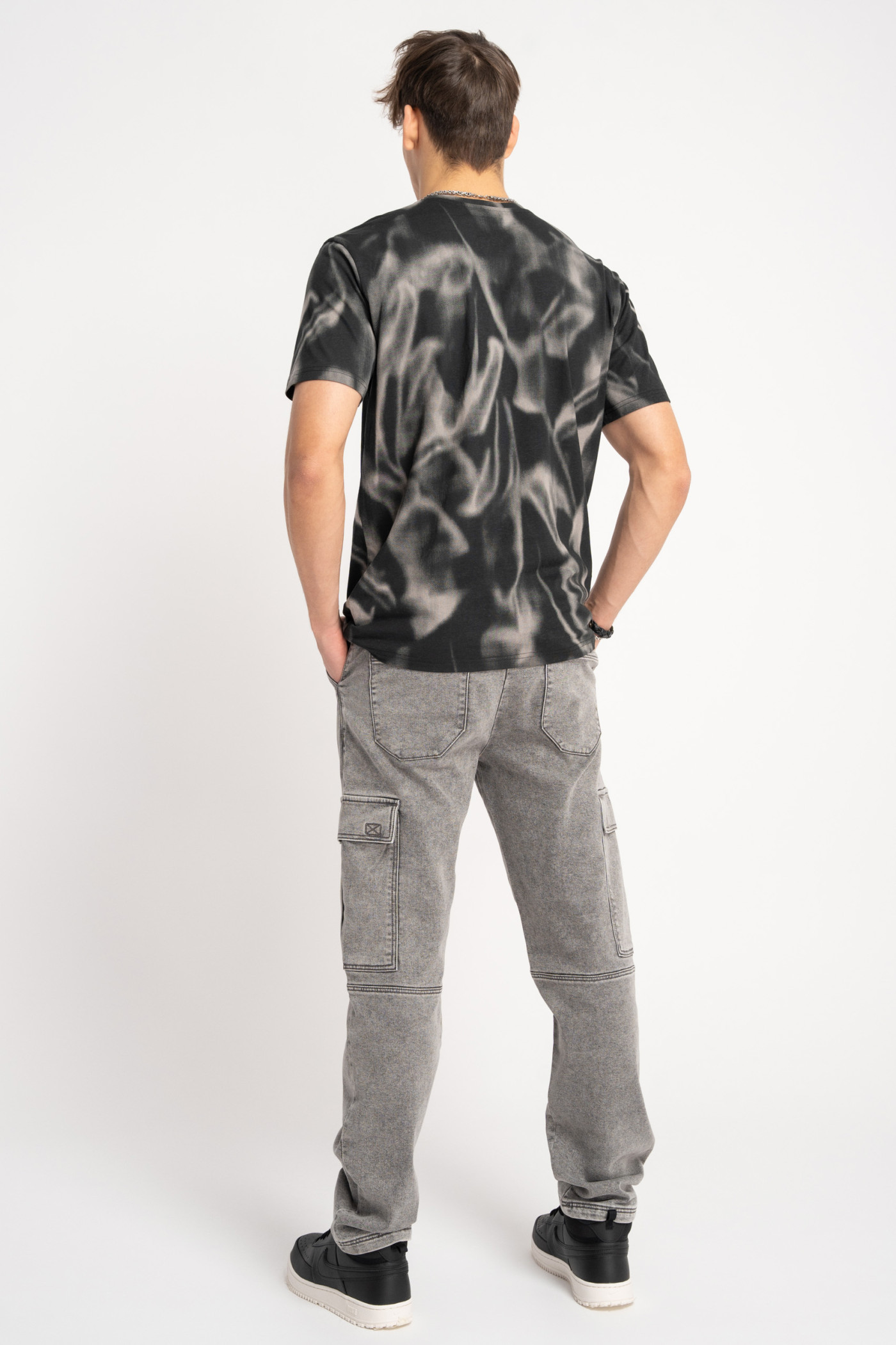 Czarny t-shirt z nadrukiem na całości