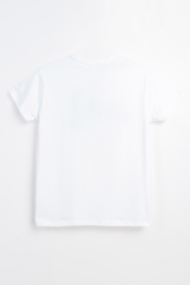 Biały t-shirt z autorską grafika z przodu