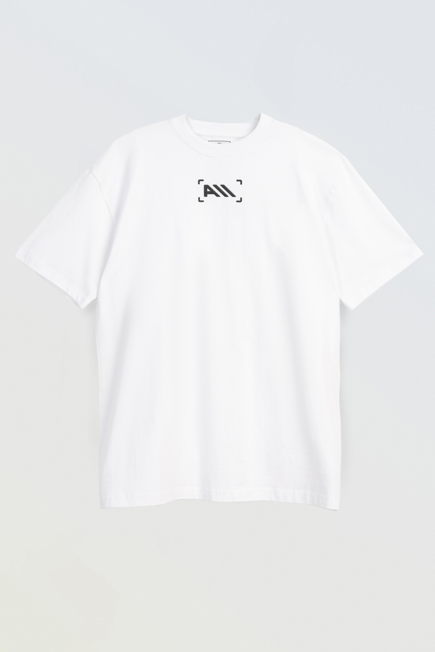Biały t-shirt z minimalistycznym nadrukiem pod szyją Biały t-shirt z minimalistycznym nadrukiem pod szyją