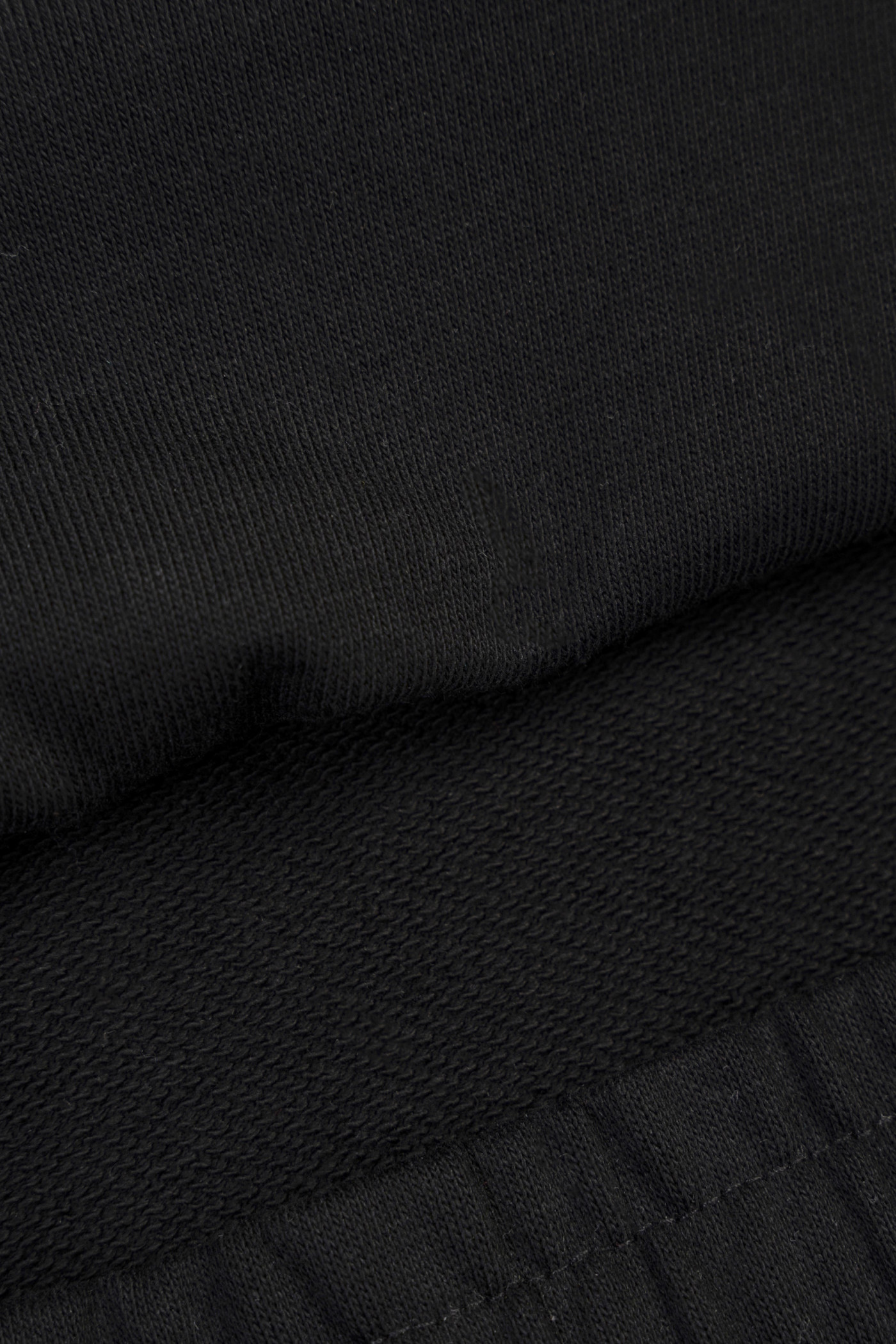 Czarne spodnie dresowe gładkie o kroju BALLOON