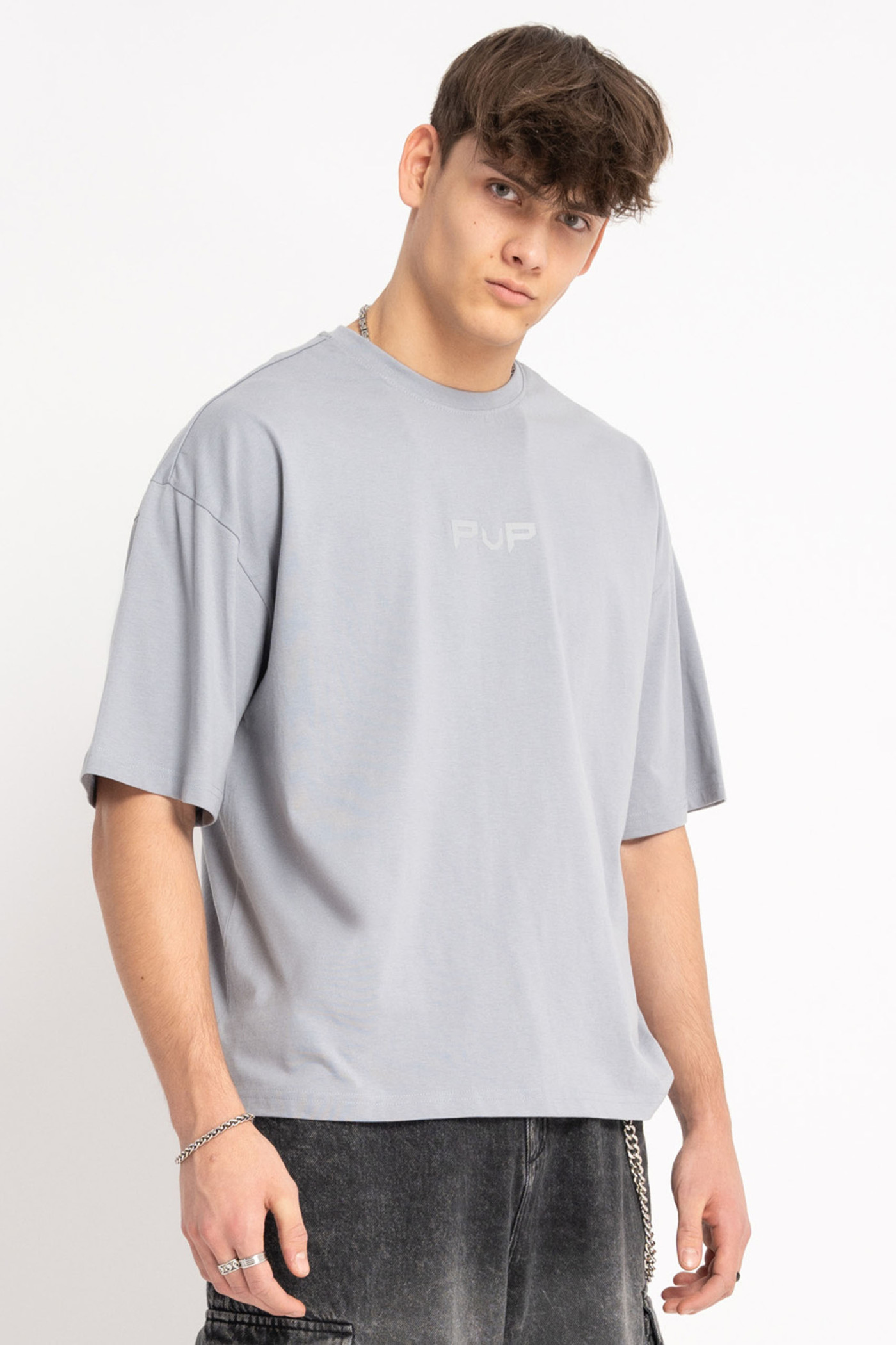 Szary t-shirt BOXY z minimalistycznym nadrukiem z przodu