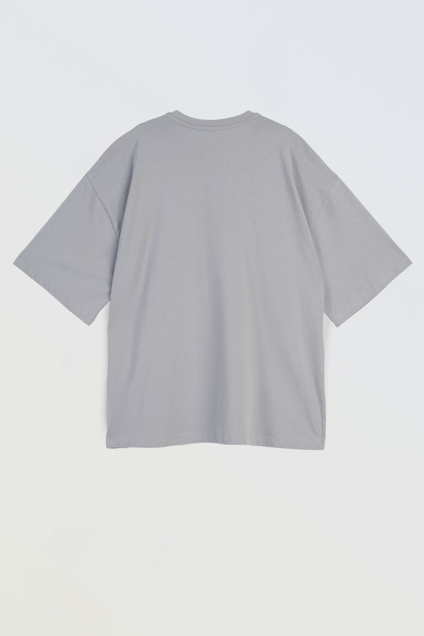 Szary t-shirt BOXY z minimalistycznym nadrukiem z przodu