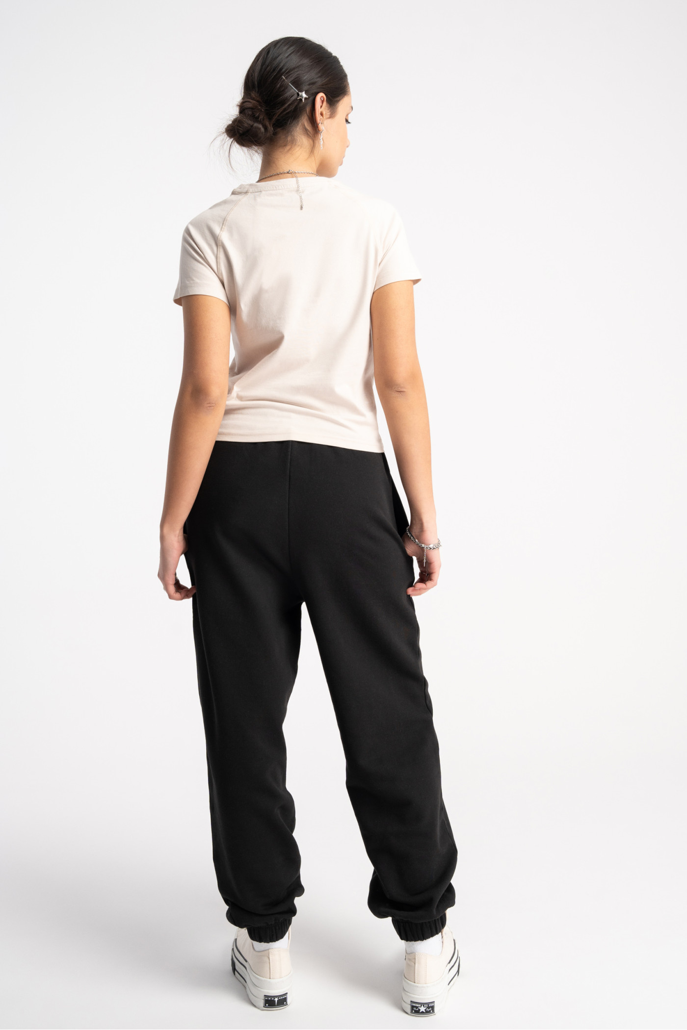 Beżowa bluzka SLIM z autorską grafiką z przodu