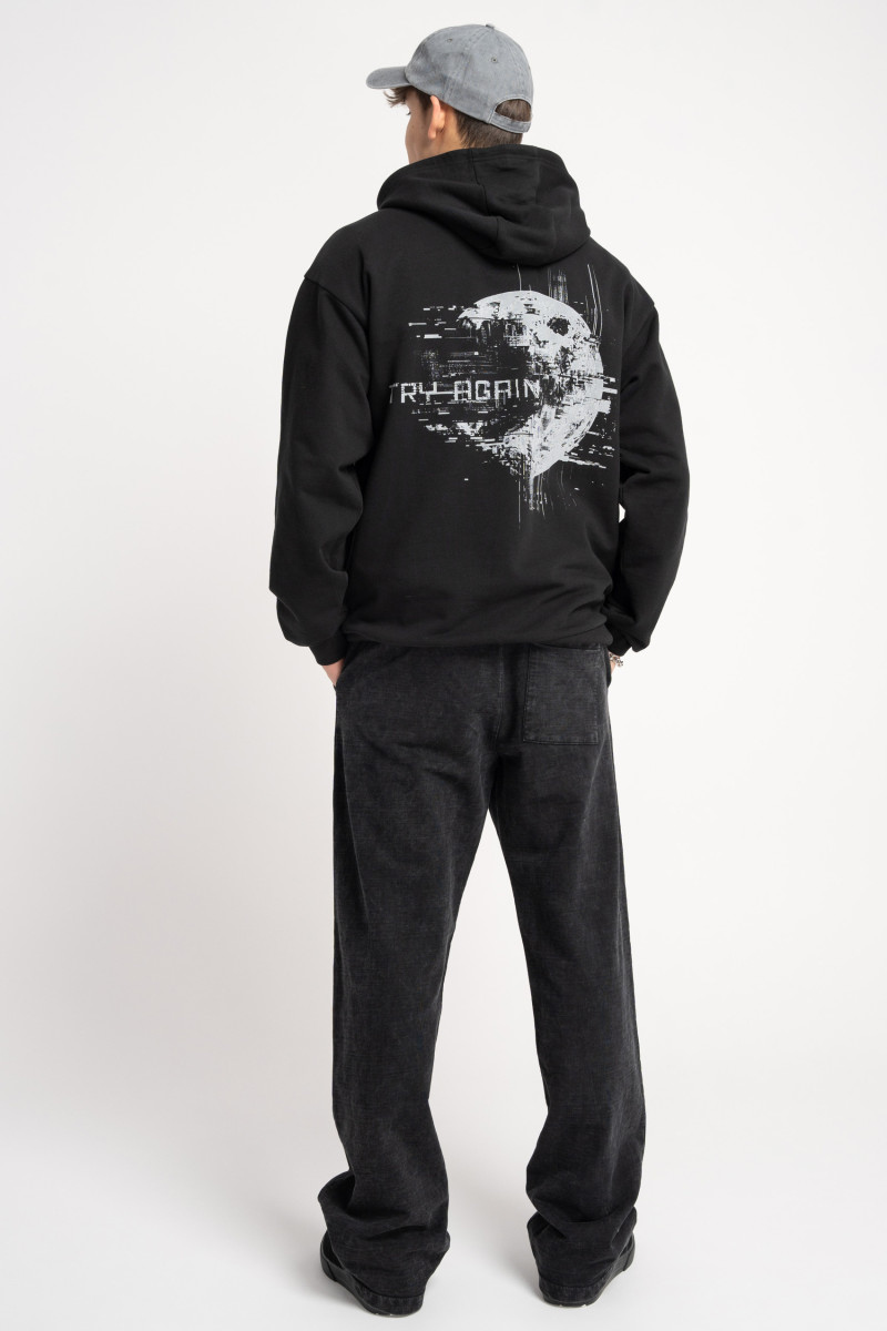 Czarna bluza REGULAR z kapturem z autorską grafiką z tyłu