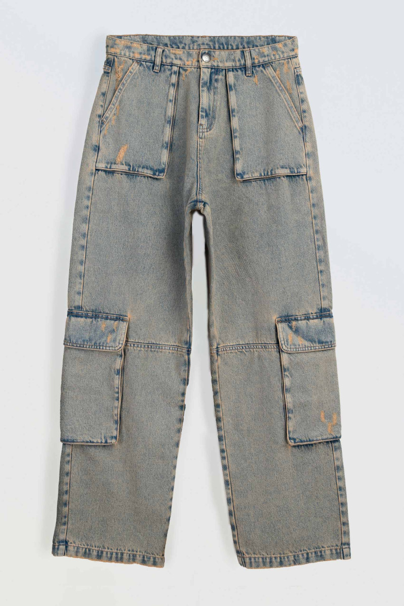 Niebieskie spodnie jeansowe z przestrzennymi kieszeniami model CARPENTER